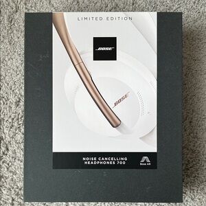 Bose noise cancelling headphones 700